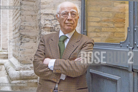 Rome March 10, 2016..Paolo Cherchi, photographed in Rome at the Casa delle Letterature, philologist novel, he taught for many years Italian and Spanish literature at the University of Chicago/Paolo Cherchi, fotografato a Roma alla Casa delle Letterature, filologo romanzo, è stato docente per molti anni letteratura italiana e spagnola alla University of Chicago..Photo: RINO BIANCHI ©Rino Bianchi/Rosebud2