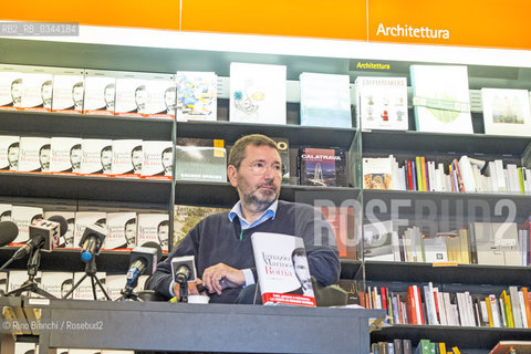 Rome March 31, 2016..Ignazio Marino former mayor of Rome photographed at the Feltrinelli bookshop in Rome during the presentation of his book A Martian in Rome/Ignazio Marino ex sindaco di Roma fotografato alla libreria Feltrinelli di Roma durante la presentazione del suo libro Un marziano a Roma..Photo: RINO BIANCHI ©Rino Bianchi/Rosebud2