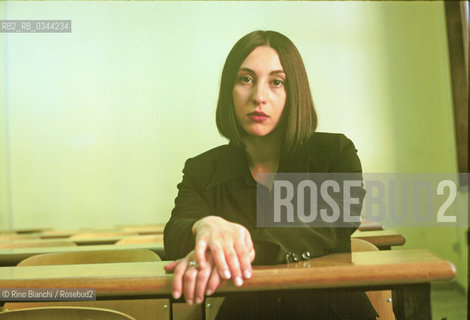 Rome September 13, 2000..Simona Vinci, writer, photographed in the classroom of letters to La Sapienza/Simona Vinci, scrittrice, fotografata nellaula di lettere a La Sapienza..Photo: RINO BIANCHI ©Rino Bianchi/Rosebud2