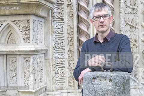 Perugia April 10, 2016.John Foot, the British historian and essayist specializing in Italian history, photographed in Perugia Corso Vannucci/John Foot, storico e saggista britannico specializzato in storia italiana, fotografato a Perugia in corso Vannucci. .Photo: RINO BIANCHI ©Rino Bianchi/Rosebud2