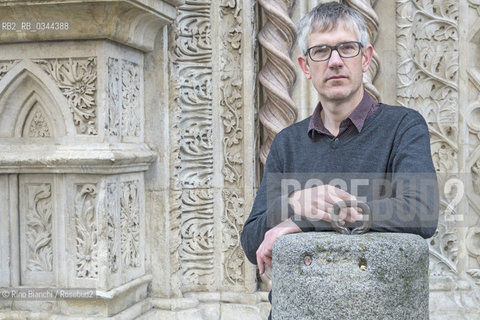 Perugia April 10, 2016.John Foot, the British historian and essayist specializing in Italian history, photographed in Perugia Corso Vannucci/John Foot, storico e saggista britannico specializzato in storia italiana, fotografato a Perugia in corso Vannucci. .Photo: RINO BIANCHI ©Rino Bianchi/Rosebud2