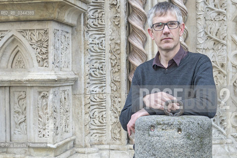 Perugia April 10, 2016.John Foot, the British historian and essayist specializing in Italian history, photographed in Perugia Corso Vannucci/John Foot, storico e saggista britannico specializzato in storia italiana, fotografato a Perugia in corso Vannucci. .Photo: RINO BIANCHI ©Rino Bianchi/Rosebud2