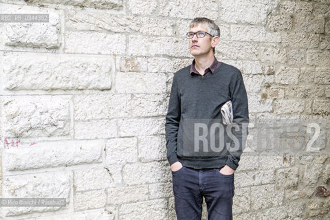 Perugia April 10, 2016.John Foot, the British historian and essayist specializing in Italian history, photographed in Perugia Corso Vannucci/John Foot, storico e saggista britannico specializzato in storia italiana, fotografato a Perugia in corso Vannucci. .Photo: RINO BIANCHI ©Rino Bianchi/Rosebud2