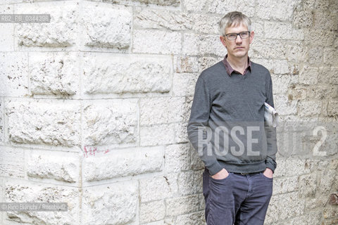 Perugia April 10, 2016.John Foot, the British historian and essayist specializing in Italian history, photographed in Perugia Corso Vannucci/John Foot, storico e saggista britannico specializzato in storia italiana, fotografato a Perugia in corso Vannucci. .Photo: RINO BIANCHI ©Rino Bianchi/Rosebud2