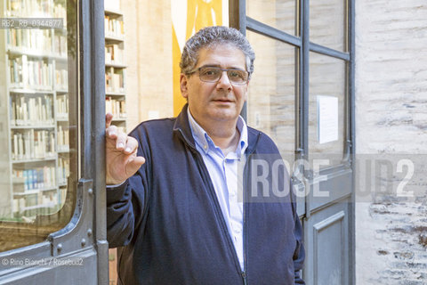 Rome May 4, 2016..Raffaele Manica, literary critic, essayist, lecturer and co-editor of the magazine Nuovi Argomenti, photographed in Rome at theCasa delle Letterature/Raffaele Manica, critico letterario, saggista, docente universitario e condirettore della rivista Nuovi Argomenti, fotografato a Roma alla Casa delle Letterature..Photo: RINO BIANCHI ©Rino Bianchi/Rosebud2