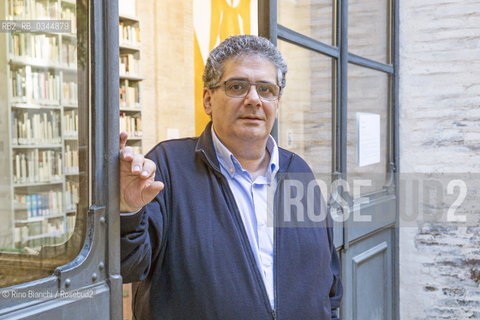 Rome May 4, 2016..Raffaele Manica, literary critic, essayist, lecturer and co-editor of the magazine Nuovi Argomenti, photographed in Rome at theCasa delle Letterature/Raffaele Manica, critico letterario, saggista, docente universitario e condirettore della rivista Nuovi Argomenti, fotografato a Roma alla Casa delle Letterature..Photo: RINO BIANCHI ©Rino Bianchi/Rosebud2