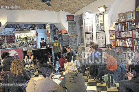 Rome April 8, 2014..Violetta Bellocchio, photographed in Rome, journalist and writer he worked for Rolling Stone magazine, Radio 2, Grazia, the Mostra del Cinema di Venezia has published the novels Sono io che me ne vado e  Il corpo non dimentica (Mondadori)./Violetta Bellocchio, fotografata a Roma, giornalista e scrittrice ha lavorato per Rolling Stone, Radio 2, Grazia, la Mostra del Cinema di Venezia.Ha pubblicato i romanzi  Sono io che me ne vado e  Il corpo non dimentica (Mondadori)..Photo: RINO BIANCHI ©Rino Bianchi/Rosebud2