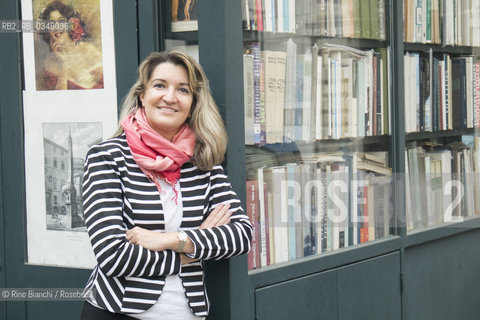 Rome November 4, 2016..Anna Premoli, photographed in Rome in Piazza della Fontanella Borghese, writer of Croatian origin naturallizzata Italian, lives in Milan where she graduated at the Bocconi University. He worked at J.P. Morgan and, since 2004, the Private Banking of a private bank. The writing came by chance, as anti-stress method during the first pregnancy/Anna Premoli, fotografata a Roma in piazza della Fontanella Borghese, scrittrice di origine croata naturallizzata italiana, vive a Milano dove si è laureata alla Bocconi. Ha lavorato alla J.P. Morgan e, dal 2004, al Private Banking di una banca privata. La scrittura è arrivata per caso, come “metodo antistress” durante la prima gravidanza. .Photo: RINO BIANCHI ©Rino Bianchi/Rosebud2