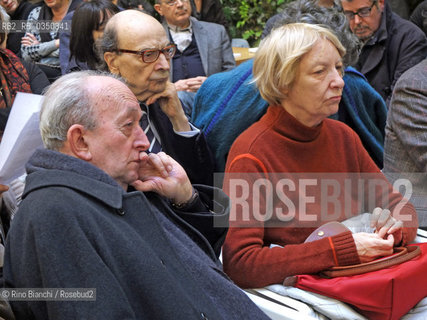 Roma 9 febbraio 2013..Tullio De Mauro con Tullio Gregory e Ginevra Bompiani durante lincontro dellAssociazione Forum del Libro allo Spazio Incontro Fandango a Roma.. ©Rino Bianchi/Rosebud2