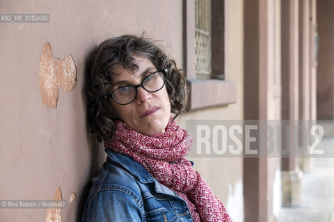 Nona Fernández, a Chilean writer and screenwriter, photographed in Perugia near Piazza Italia, has several novels in her work, and has been included among the 25 secrets best kept in Latin American literature. Mapocho, his first novel, won the Municipal de Literature Prize and was finalist at the Herralde de Novela Prize/Nona Fernández scrittrice e sceneggiatrice cilena, fotografata a Perugia nei pressi di Piazza Italia, ha al suo attivo diversi romanzi, ed è stata inserita tra i 25 “segreti” meglio custoditi della letteratura latinoamericana. Mapocho, il suo primo romanzo, ha vinto il Premio Municipal de Literatura ed è stato finalista al Premio Herralde de Novela..Photo: RINO BIANCHI ©Rino Bianchi/Rosebud2