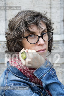 Nona Fernández, a Chilean writer and screenwriter, photographed in Perugia near Piazza Italia, has several novels in her work, and has been included among the 25 secrets best kept in Latin American literature. Mapocho, his first novel, won the Municipal de Literature Prize and was finalist at the Herralde de Novela Prize/Nona Fernández scrittrice e sceneggiatrice cilena, fotografata a Perugia nei pressi di Piazza Italia, ha al suo attivo diversi romanzi, ed è stata inserita tra i 25 “segreti” meglio custoditi della letteratura latinoamericana. Mapocho, il suo primo romanzo, ha vinto il Premio Municipal de Literatura ed è stato finalista al Premio Herralde de Novela..Photo: RINO BIANCHI ©Rino Bianchi/Rosebud2