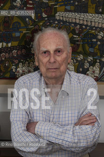 Turin June 8, 2017..Angelo Del Boca, journalist, historian and writer and scholar of colonialism, photographed in his home in Turin/Angelo Del Boca, giornalista, storico e scrittore e studioso del colonialismo, fotografato nella sua abitazione a Torino..Photo: RINO BIANCHI ©Rino Bianchi/Rosebud2