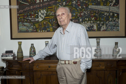 Turin June 8, 2017..Angelo Del Boca, journalist, historian and writer and scholar of colonialism, photographed in his home in Turin/Angelo Del Boca, giornalista, storico e scrittore e studioso del colonialismo, fotografato nella sua abitazione a Torino..Photo: RINO BIANCHI ©Rino Bianchi/Rosebud2