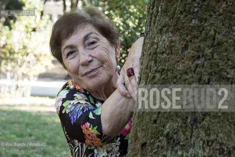 Rome October 20, 2017..Masal Pas Bagdadi, a child writer and psychotherapist born in Damascus, photographed in Rome in the park of Villa Borghese/Masal Pas Bagdadi, scrittrice per linfanzia e psicoterapeuta nata a Damasco, fotografata a Roma nel parco di Villa Borghese. ©Rino Bianchi/Rosebud2