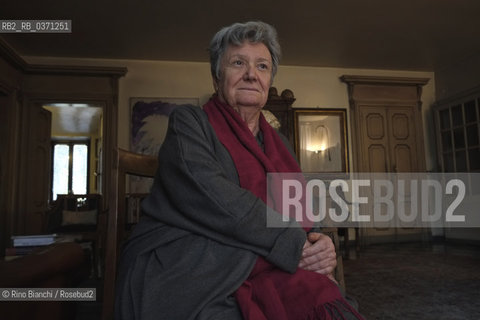 Turin October 27, 2017..Margherita Oggero, an Italian writer, photographed in his home in Corso Regina Margherita in Turin\Margherita Oggero, scrittrice italiana, fotografata nella sua abitazione di Corso Regina Margherita a Torino. ©Rino Bianchi/Rosebud2