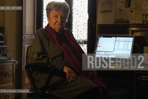 Turin October 27, 2017..Margherita Oggero, an Italian writer, photographed in his home in Corso Regina Margherita in Turin\Margherita Oggero, scrittrice italiana, fotografata nella sua abitazione di Corso Regina Margherita a Torino. ©Rino Bianchi/Rosebud2