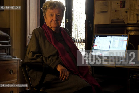 Turin October 27, 2017..Margherita Oggero, an Italian writer, photographed in his home in Corso Regina Margherita in Turin\Margherita Oggero, scrittrice italiana, fotografata nella sua abitazione di Corso Regina Margherita a Torino. ©Rino Bianchi/Rosebud2