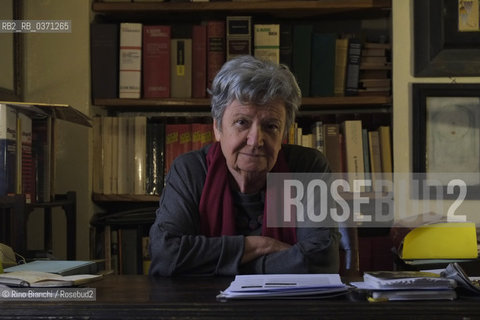 Turin October 27, 2017..Margherita Oggero, an Italian writer, photographed in his home in Corso Regina Margherita in Turin\Margherita Oggero, scrittrice italiana, fotografata nella sua abitazione di Corso Regina Margherita a Torino. ©Rino Bianchi/Rosebud2