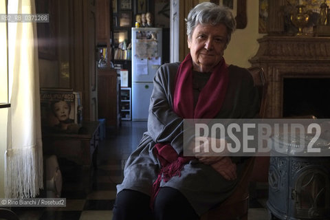 Turin October 27, 2017..Margherita Oggero, an Italian writer, photographed in his home in Corso Regina Margherita in Turin\Margherita Oggero, scrittrice italiana, fotografata nella sua abitazione di Corso Regina Margherita a Torino. ©Rino Bianchi/Rosebud2