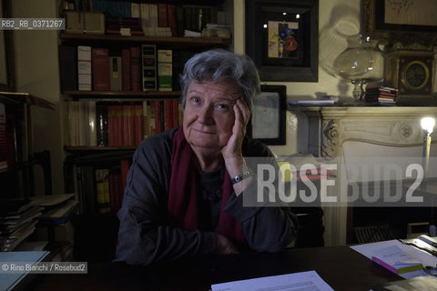 Turin October 27, 2017..Margherita Oggero, an Italian writer, photographed in his home in Corso Regina Margherita in Turin\Margherita Oggero, scrittrice italiana, fotografata nella sua abitazione di Corso Regina Margherita a Torino. ©Rino Bianchi/Rosebud2