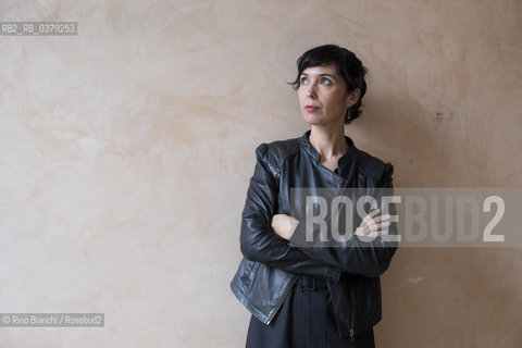 Rome May 7, 2019..Edurne Portela, writer and journalist, lived for a long time in the United States, where she received a doctorate in Hispanic Literatures from the University of North Carolina, photographed in Rome at Piazza Navona/Edurne Portela, scrittrice e giornalista, ha vissuto a lungo negli Stati Uniti, dove ha conseguito un dottorato in Letterature ispaniche presso la University of North Carolina, fotografata a Roma a Piazza Navona. ©Rino Bianchi/Rosebud2