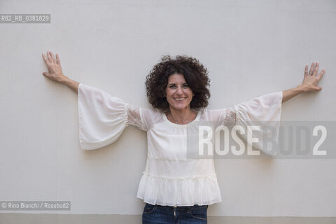 Rome October 13, 2019..Paola Cereda, psychologist and writer, photographed at the Pigneto opposite the Fortebraccio section held for years by Luca Canali/Paola Cereda, psicologa e scrittrice, fotografata al Pigneto di fronte la sezione Fortebraccio retta per anni da Luca Canali. ©Rino Bianchi/Rosebud2