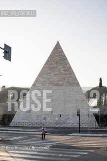 Rome March 16, 2020..Rome, the Pyramid of Cestius and Porta San Paolo in the days of the Coronavirus pandemic/Roma, la Piramide Cestia e Porta San Paolo nei giorni della pandemia da Coronavirus. ©Rino Bianchi/Rosebud2