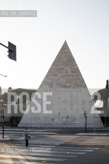 Rome March 16, 2020..Rome, the Pyramid of Cestius and Porta San Paolo in the days of the Coronavirus pandemic/Roma, la Piramide Cestia e Porta San Paolo nei giorni della pandemia da Coronavirus. ©Rino Bianchi/Rosebud2