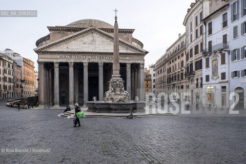 Rome March 12, 2020..Rome Piazza della Rotonda and the Pantheon during the coronavirus pandemic/Roma Piazza della Rotonda ed il Pantheon durante la pandedemia da coronavirus. ©Rino Bianchi/Rosebud2