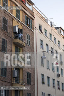 Rome March 16, 2020..Rome, flashmob from the balconies in the Testaccio district during the coronavirus/Roma, flashmob dai balconi nel quartiere Testaccio durante il coronavirus. ©Rino Bianchi/Rosebud2