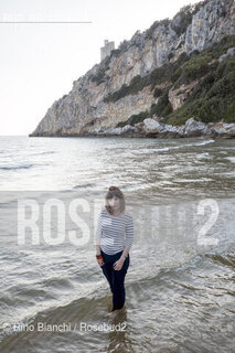 San Felice Circeo September 16, 2019..Ilaria Gaspari, philosopher, writer and essayist, photographed in San Felice Circeo on the bench facing the sea/Ilaria Gaspari, filosofa, scrittrice e saggista, fotografata a San Felice Circeo sulla panchina fronte mare. ©Rino Bianchi/Rosebud2