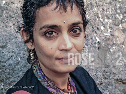 Roma 13 settembre 2003..Arundhati Roy, scrittrice, ritratta a Roma..Foto: Rino Bianchi ©Rino Bianchi/Rosebud2