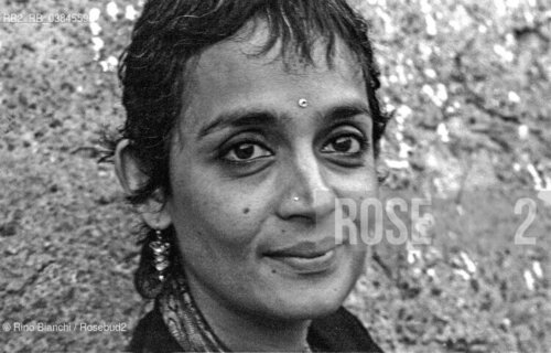 Roma 13 settembre 2003..Arundhati Roy, scriitrice, ritratta a Roma..Foto: Rino Bianchi ©Rino Bianchi/Rosebud2