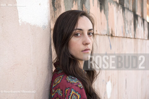 Rome September 8, 2020..Giulia Caminito, writer, photographed in Rome in the area of the Pyramid of Cestius/Giulia Caminito, scrittrice, fotografata a Roma nella zona della Piramide Cestia. ©Rino Bianchi/Rosebud2