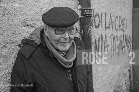 Roma 19 marzo 2011..Elio Pagliarani, poeta, ritratto a Roma allingresso dellESC nel quartiere San Lorenzo..Foto: RINO BIANCHI ©Rino Bianchi/Rosebud2