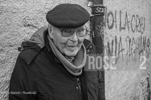 Roma 19 marzo 2011..Elio Pagliarani, poeta, ritratto a Roma allingresso dellESC nel quartiere San Lorenzo..Foto: RINO BIANCHI ©Rino Bianchi/Rosebud2