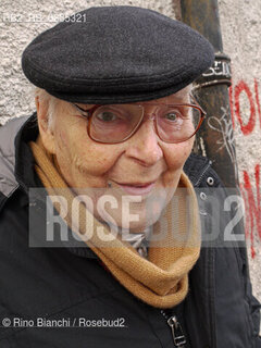 Roma 19 marzo 2011..Elio Pagliarani, poeta, ritratto a Roma allingresso dellESC nel quartiere San Lorenzo..Foto: RINO BIANCHI ©Rino Bianchi/Rosebud2