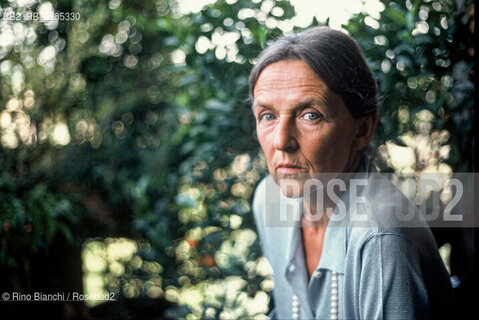 Rome March 18, 1993..Ludovica Ripa di Meana, poetess, writer, screenwriter, theater author, photographed on the balcony of her Roman home/Ludovica Ripa di Meana, poetessa, scrittrice, sceneggiatrice, autrice di teatro, fotografata sul balcone della sua abitazione romana. ©Rino Bianchi/Rosebud2