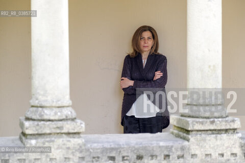 Ovada(Alessandria) April 9, 2021..Raffaella Romagnolo writer and novelist, photographed in the park of Villa Gabrieli in Ovada/Raffaella Romagnolo scrittrice e romanziera, fotografata nel parco di Villa Gabrieli ad Ovada. ©Rino Bianchi/Rosebud2