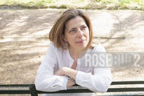 Ovada(Alessandria) April 9, 2021..Raffaella Romagnolo writer and novelist, photographed in the park of Villa Gabrieli in Ovada/Raffaella Romagnolo scrittrice e romanziera, fotografata nel parco di Villa Gabrieli ad Ovada. ©Rino Bianchi/Rosebud2