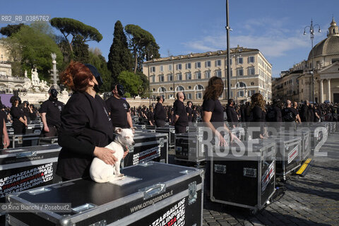 Rome April 17, 2021..Bauli in piazza, demonstration by show business workers against the closure of cinemas and theaters/Bauli in piazza, manifestazione dei  lavoratori dello spettacolo contro la chiusura di cinema e teatri. ©Rino Bianchi/Rosebud2