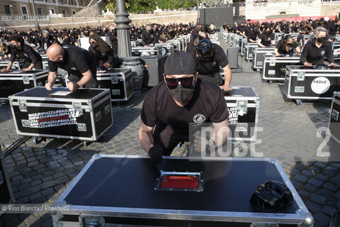 Rome April 17, 2021..Bauli in piazza, demonstration by show business workers against the closure of cinemas and theaters/Bauli in piazza, manifestazione dei  lavoratori dello spettacolo contro la chiusura di cinema e teatri. ©Rino Bianchi/Rosebud2