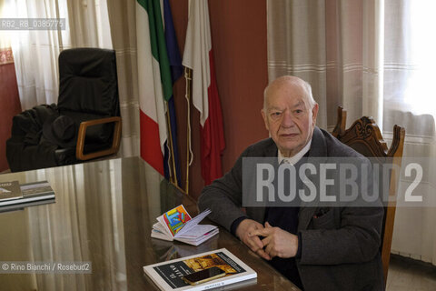 Arpino, Frosinone, April 16, 2021..Franco Purini, architect, lecturer and essayist, photographed in the council chamber of the Municipality of Arpino during the Certamen Borgo futuro/Franco Purini, architetto, docente e saggista, fotografato nella sala consiliare del Comune di Arpino durante il Certamen Borgo futuro. ©Rino Bianchi/Rosebud2