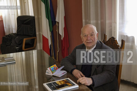 Arpino, Frosinone, April 16, 2021..Franco Purini, architect, lecturer and essayist, photographed in the council chamber of the Municipality of Arpino during the Certamen Borgo futuro/Franco Purini, architetto, docente e saggista, fotografato nella sala consiliare del Comune di Arpino durante il Certamen Borgo futuro. ©Rino Bianchi/Rosebud2