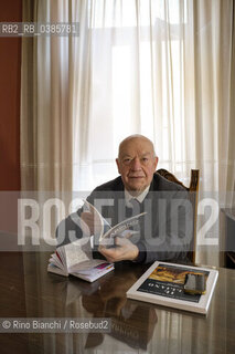 Arpino, Frosinone, April 16, 2021..Franco Purini, architect, lecturer and essayist, photographed in the council chamber of the Municipality of Arpino during the Certamen Borgo futuro/Franco Purini, architetto, docente e saggista, fotografato nella sala consiliare del Comune di Arpino durante il Certamen Borgo futuro. ©Rino Bianchi/Rosebud2