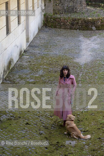 Rome May 6, 2021..Ilaria Gaspari, writer, philosopher and essayist, photographed with the dog Emilio in the park of Villa Torlonia/Ilaria Gaspari, scrittrice, filosofa e saggista, fotografata con il cane Emilio nel parco di Villa Torlonia. ©Rino Bianchi/Rosebud2