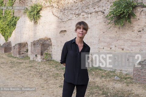 Rome July 24, 2021..Nathalie Léger French writer, author of essays and novels featuring artists, photographed in Rome at the Palatine Stadium/Nathalie Léger scrittrice francese autrice di saggi e romanzi che hanno come protagoniste artiste, fotograta a Roma nello Stadio Palatino. ©Rino Bianchi/Rosebud2