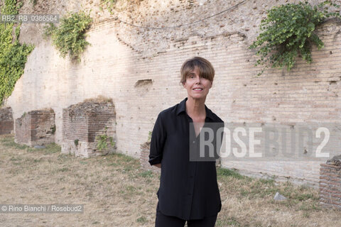 Rome July 24, 2021..Nathalie Léger French writer, author of essays and novels featuring artists, photographed in Rome at the Palatine Stadium/Nathalie Léger scrittrice francese autrice di saggi e romanzi che hanno come protagoniste artiste, fotograta a Roma nello Stadio Palatino. ©Rino Bianchi/Rosebud2