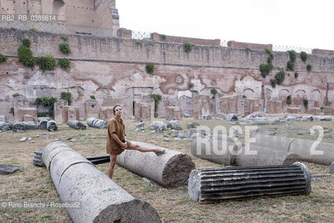 Rome July 25, 2021..Cristina Morales writer and dancer, part of the contemporary dance company Inicziale Sexual Femenina and producer of the punk group At-Asko, photographed in Rome in the Palatine Stadium/Cristina Morales scrittrice e danzatrice, parte della compagnia di danza contemporanea Iniciativa Sexual Femenina e produttrice del gruppo punk At-Asko, fotografata a Roma nello Stadio Palatino. ©Rino Bianchi/Rosebud2