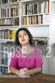 Rome October 28, 2020..Francesca De Sanctis, journalist and theater critic, deputy head of the Culture and Entertainment pages of the newspaper lUnità, conceived and directed the CassinoOff civil theater festival for years, photographed in her home in Rome/Francesca De Sanctis, giornalista e critico teatrale, vicecaposervizio delle pagine di Cultura e Spettacoli del quotidiano l’Unità, ha ideato e diretto per anni il Festival di teatro civile CassinoOff, fotografata a Roma nella sua abitazione. ©Rino Bianchi/Rosebud2